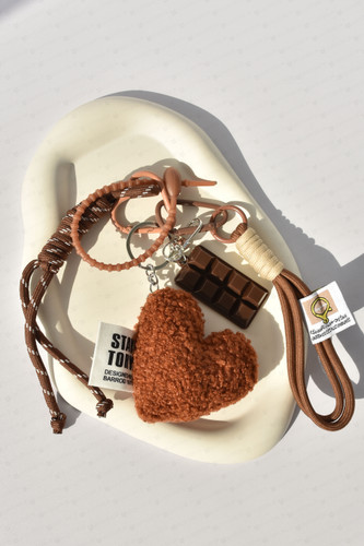 آویز کیف چارم بگ قلب پولیشی و شکلات