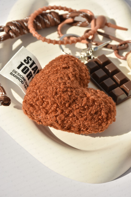 آویز کیف چارم بگ قلب پولیشی و شکلات