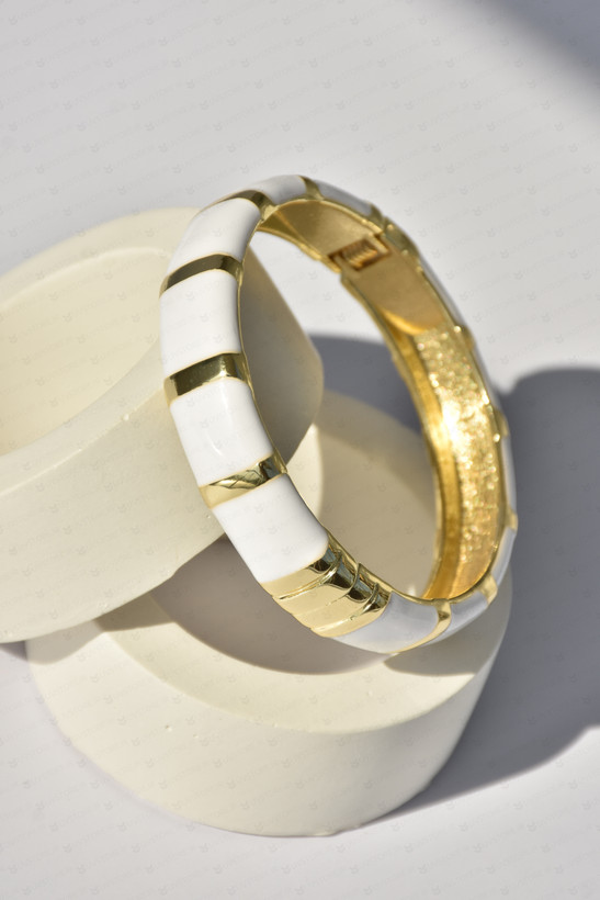 دستبند بنگل زنانه مینا کاری سفید رنگ ثابت فری سایز