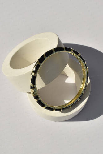 خرید و قیمت دستبند / بنگل میناکاری رنگ مشکی