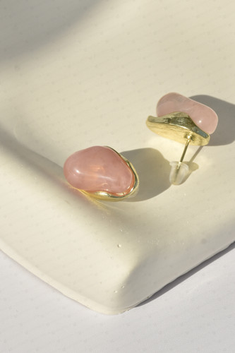 گوشواره میخی سنگ کهربا دفرمه رزگلد