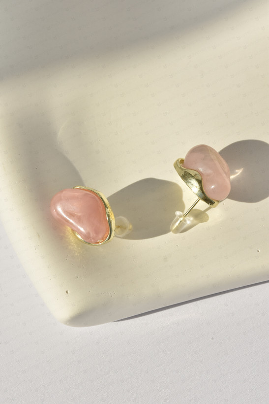 گوشواره میخی رز کوارتز طرح دفرمه