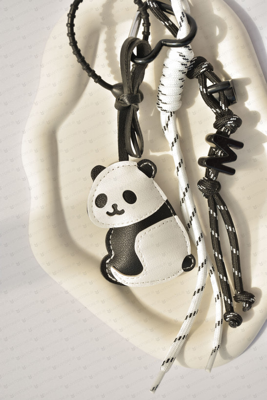 آویز کیف چارم بگ پاندا نشسته
