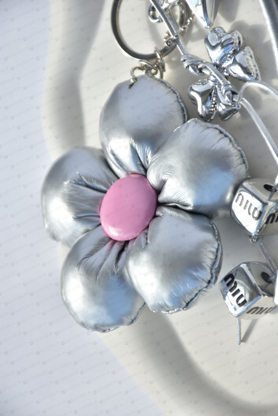 آویز کیف چارم بگ کروم گل میو میو